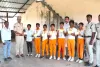 నాన్న హెల్మెట్ పెట్టుకో అమ్మకు నాకు హెల్మెట్ ఇప్పించు...