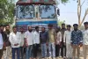అక్రమ గోవుల తరలింపును అడ్డుకున్న గోరక్షక్ కార్యకర్తలు ....