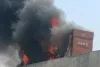 తూప్రాన్ లో కాంటైనర్ లో మంటలు చెలరేగి 8 కార్లు ..... 