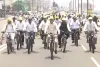విశాఖలో సైకిల్ తొక్కిన సీఎం చంద్రబాబు....