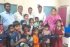 విద్యార్థులకు యూనిఫార్మ్ లు పంపిణీ .....