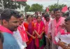 రోడ్డు కోసం.. పాదయాత్ర....