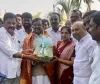 మంత్రి వివేకే ను కలిసిన మార్కెట్ కమిటీ. చైర్ పర్సన్ కీర్తన రెడ్డి... 