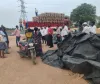 ఐకేపీ ధాన్యం కొనుగోలు కేంద్ర ని సందర్శించిన అదనపు కలెక్టర్ నగేష్ ...
