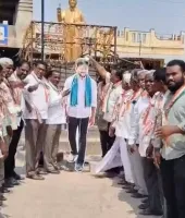 వెల్దుర్తిలో సీఎం రేవంత్ చిత్రపటానికి పాలాభిషేకం .....