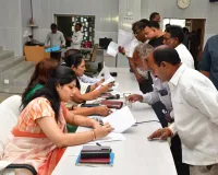 ప్రజావాణి దరఖాస్తులను పరిష్కరించాలి :: కలెక్టర్ పమేలా సత్పతి