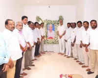 హరీష్ రావును పరామర్శించిన మాజీ డిజిపి