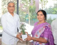 మాజీ మంత్రి హరీష్ రావును కలిసిన మాజీ డిప్యూటీ స్పీకర్....