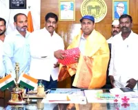 ఆదర్శ గ్రామ అభివృద్ధికి సహకరించాలి 