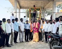 హనుమాన్ గుడి నిర్మాణ కార్యక్రమంలో పాల్గొన్న సర్పంచ్ విజయలక్ష్మి యాదగిరి 