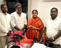 ఎమ్మెల్యే సునీత రెడ్డి ని కలిసిన పురం మహేష్