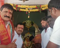 బంగారమ్మ ఆలయంలో హన్మంత్ రావు పూజలు 