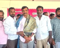 ఎమ్మెల్యే ప్రభాకర్ రెడ్డిని కలిసిన పురం మహేష్ 