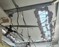 అనుమతులు లేని పెంట్ హౌస్ కూల్చివేత