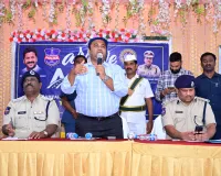 ప్రతి ఒక్కరు రోడ్డు భద్రత నియమాలను పాటించాలి...