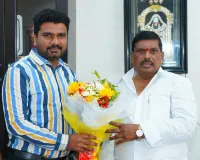 ఎమ్మెల్యే జిఎంఆర్ ని కలిసిన ఇంద్రేశం మున్సిపల్ కమిషనర్