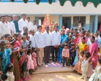 పంచమి పురస్కరించుకొని చిన్నారులకు అక్షరాభ్యాసం