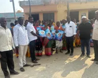 ఇందిరమ్మ చీరల పంపిణీ.. 