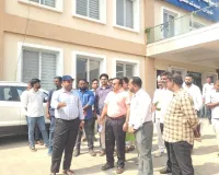 మున్సిపల్ కార్యాలయం సందర్శించిన... 