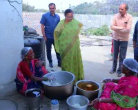 ఇందుప్రియాల్‌లో పీహెచ్‌సీ, జడ్పీ పాఠశాలలను సందర్శించిన జిల్లా కలెక్టర్ హైమావతి..