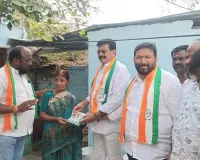 మున్సిపల్ ఎన్నికల ప్రచారం లో తండ్రి, కొడుకులు....