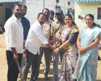 పాఠశాల ప్రహరీ గోడ నిర్మాణానికి భూమి పూజ..... 