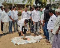 సిసి రోడ్డు నిర్మాణ పనులకు భూమి పూజ చేసిన చెరుకు శ్రీనివాస్ రెడ్డి..
