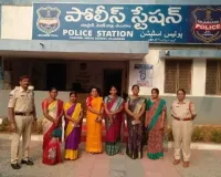 చలో అసంబ్లీ కి వెళ్లే అంగన్వాడీ టీచర్ల ను ముందస్తు అరెస్ట్.... 