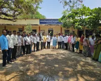 నల్ల బ్యాడ్జీలతో ఉద్యోగుల నిరసన.....