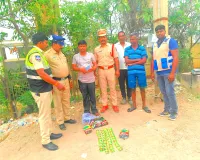 కొండాపూర్ మసీద్బండ చౌరస్తాలో భారీగా గంజాయి చాక్లెట్ల పట్టివేత....