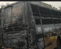 ప్రయివేట్ బస్సులో మంటలు చెలరేగి దగ్ధం....