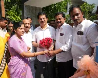ప్రభుత్వ సలహాదారుడిని కలసిన నూతన మార్కెట్ కమిటీ...