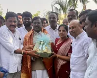 మంత్రి వివేకే ను కలిసిన మార్కెట్ కమిటీ. చైర్ పర్సన్ కీర్తన రెడ్డి... 