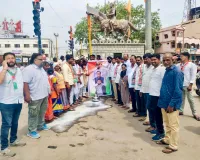 సీఎం రేవంత్ రెడ్డి, మంత్రి వివేక్, ఎమ్మెల్యే రోహిత్ చిత్రపటాలకు పాలాభిషేకం.....