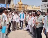 వెల్దుర్తిలో సీఎం రేవంత్ చిత్రపటానికి పాలాభిషేకం .....