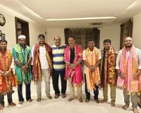 కంఠరెడ్డి తిరుపతి రెడ్డిని కలిసిన బీఆర్ఎస్ కౌన్సిలర్లు...