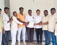రైతు భరోసా ఒకటే దశలో పంపిణీ చేయాలి....