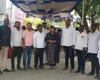 ఆకలితో ఉన్నవారికి అన్నం పెట్టడం పుణ్యం...