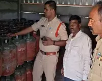 కాళ్లకల్ గ్రామ శివారులో అక్రమ గ్యాస్ రీఫిల్లింగ్ దందా రట్టు...