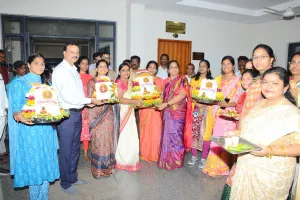 మేడ్చల్ మల్కాజ్గిరి జిల్లా కలెక్టర్ కార్యాలయంలో బతుకమ్మ పండుగ