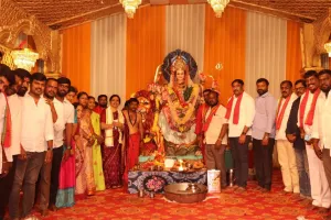 దుర్గా దేవి ఉత్సవాల్లో సినీ నటి జీవిత రాజశేఖర్ 