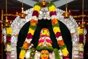 ఆదిపరాశక్తి... శ్రీ మహాలక్ష్మి అవతారంలో శ్రీ విద్యాధరి 