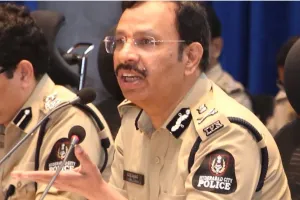 బెట్టింగ్ యాప్ లను ప్రచారం చేసిన క్రికెటర్ లపై సీపీ సజ్జనార్ ఆగ్రహం 