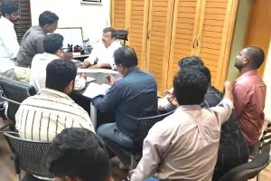 రోడ్ల నిర్మాణంపై ఎమ్మెల్యే కొత్త ప్రభాకర్ రెడ్డి సమీక్ష