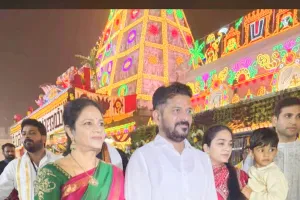 తిరుమలలో వైకుంఠద్వార దర్శనం చేసుకున్న సీఎం రేవంత్ 