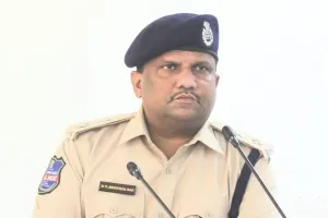 ముగ్గురికి ఉత్తమ సేవ పథకాలు గర్వకారణం...