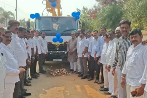 తూప్రాన్ మున్సిపాలిటీ విద్యుత్ దీపాల మరమ్మతులకోసం క్రేన్ ప్రారంభించిన...కమిసనర్ గణేష్ రెడ్డి మాజీ ఎమ్మెల్యే నర్సారెడ్డి.