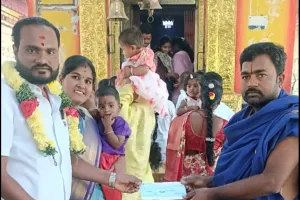 సికింద్లపూర్ ఆలయానికి విద్యాసాగర్ 5 వేలు అందజేత 