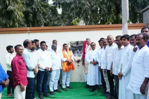 డివైన్ వర్డ్ సెంటర్ చర్చి ప్రహరీ గోడ ప్రారంభించిన ఎమ్మెల్యే గూడెం మహిపాల్ రెడ్డి