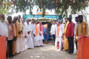 భవాని సంగమేశ్వర దేవాలయంలో పూజలు. ...